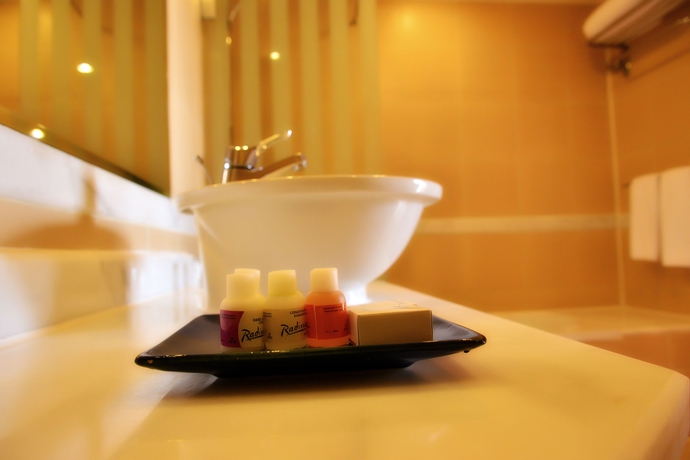 Imagen de la habitación del Hotel Parrotel Beach Resort. Foto 7