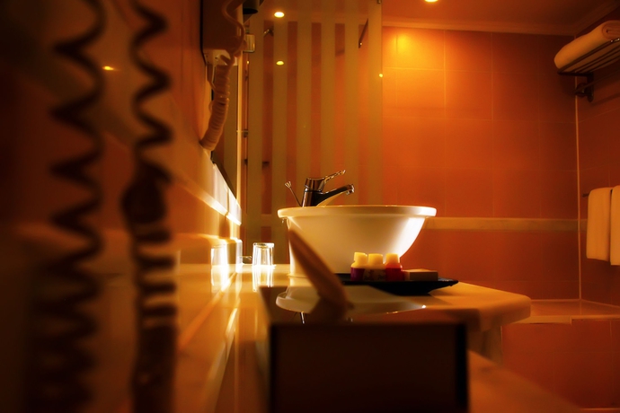 Imagen de la habitación del Hotel Parrotel Beach Resort. Foto 8