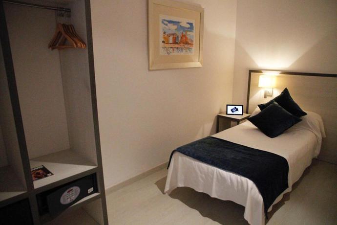 Imagen de la habitación del Hotel Parrots Sitges. Foto 7