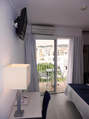 Imagen de la habitación del Hotel Parrots Sitges. Foto 12