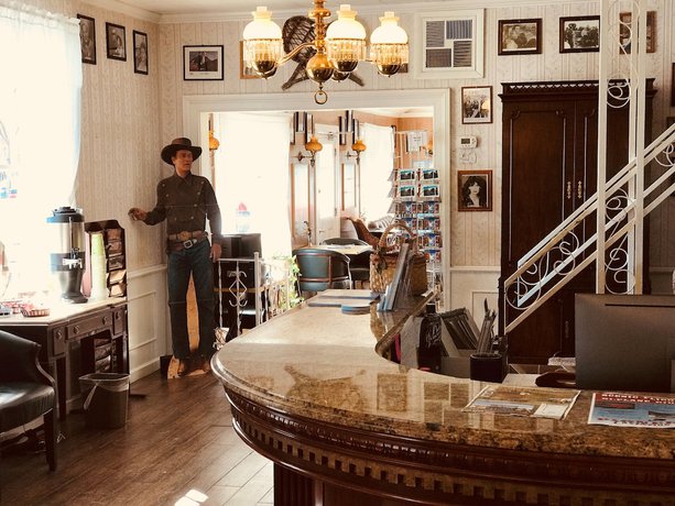 Imagen de los interiores del Hotel Parry Lodge. Foto 18