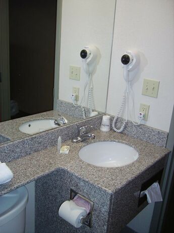 Imagen general del Hotel Parry Sound Inn and Suites. Foto 3
