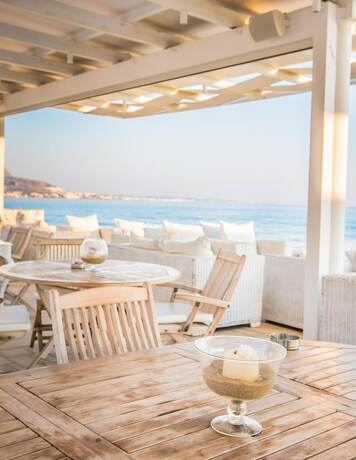 Imagen general del Hotel Parthenis Beach Suites By The Sea. Foto 2