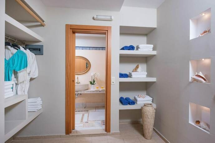 Imagen general del Hotel Parthenis Beach Suites By The Sea. Foto 13