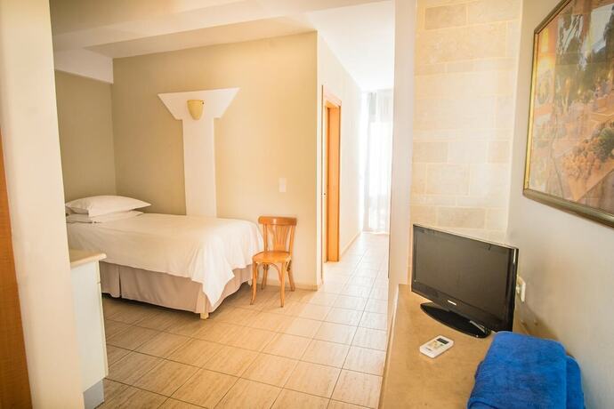 Imagen general del Hotel Parthenis Beach Suites By The Sea. Foto 14