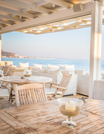 Imagen de la habitación del Hotel Parthenis Beach Suites By The Sea. Foto 27