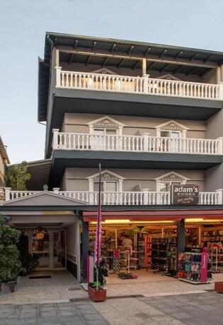 Imagen general del Hotel Parthenon Art Executive Wing. Foto 10