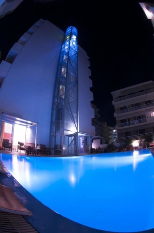 Imagen de la piscina del Hotel Parthenon, Rodas Town. Foto 15