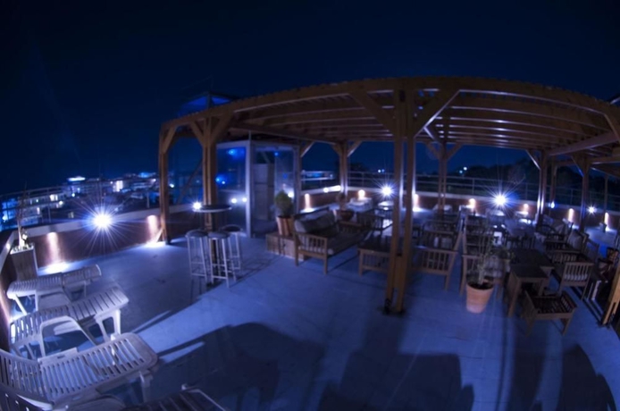 Imagen de los exteriores del Hotel Parthenon, Rodas Town. Foto 10