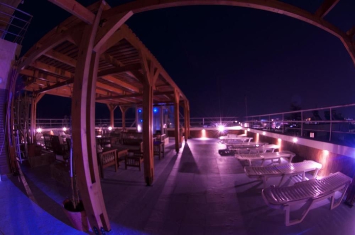 Imagen de los exteriores del Hotel Parthenon, Rodas Town. Foto 11