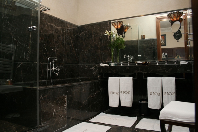 Imagen de la habitación del Hotel Particulier Le Doge, Relais and Châteaux. Foto 12