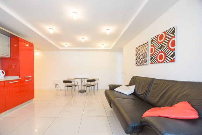 Imagen de los interiores del Hotel Partner Guest House Baseina. Foto 8
