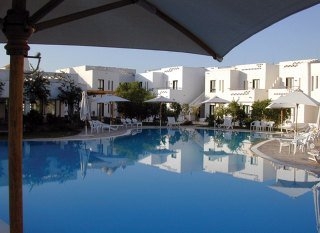 Imagen de la piscina del Hotel Partner Sunset Resort. Foto 2