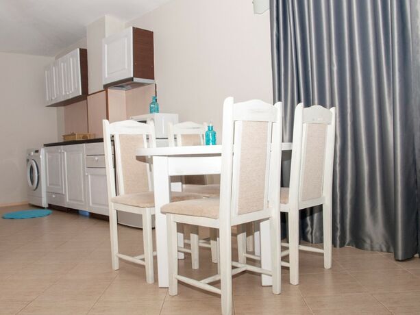 Imagen general del Hotel Parva linia adres Regina mare Tsarevo. Foto 3