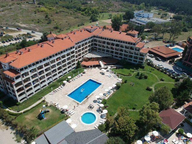 Imagen general del Hotel Parva linia adres Regina mare Tsarevo. Foto 9