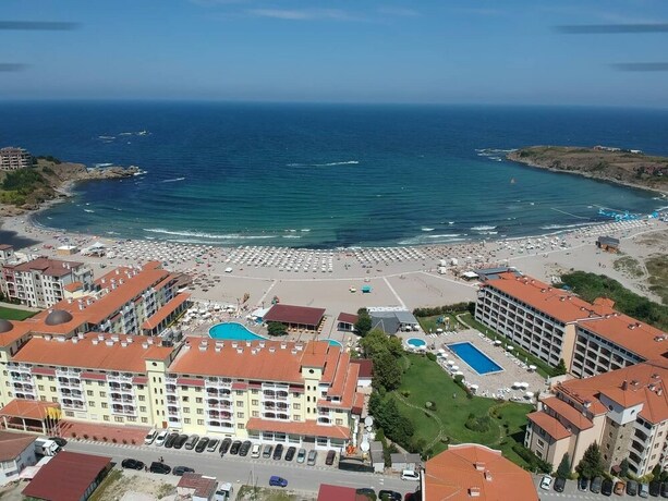 Imagen general del Hotel Parva linia adres Regina mare Tsarevo. Foto 11