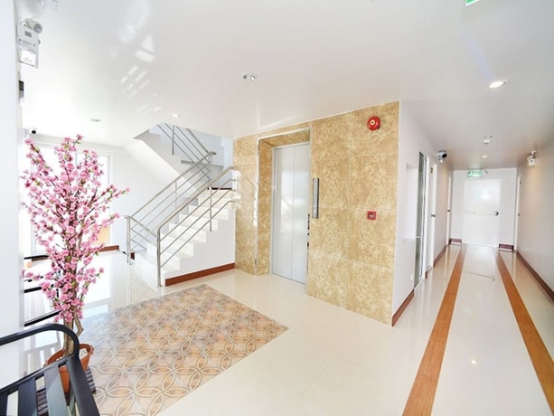 Imagen de los interiores del Hotel Parvena. Foto 17
