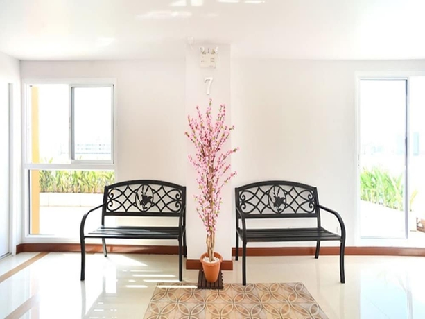 Imagen de los interiores del Hotel Parvena. Foto 18