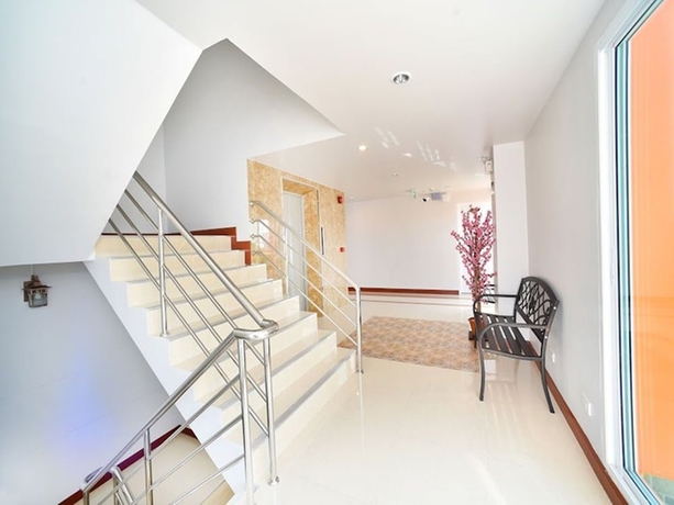 Imagen de los interiores del Hotel Parvena. Foto 19