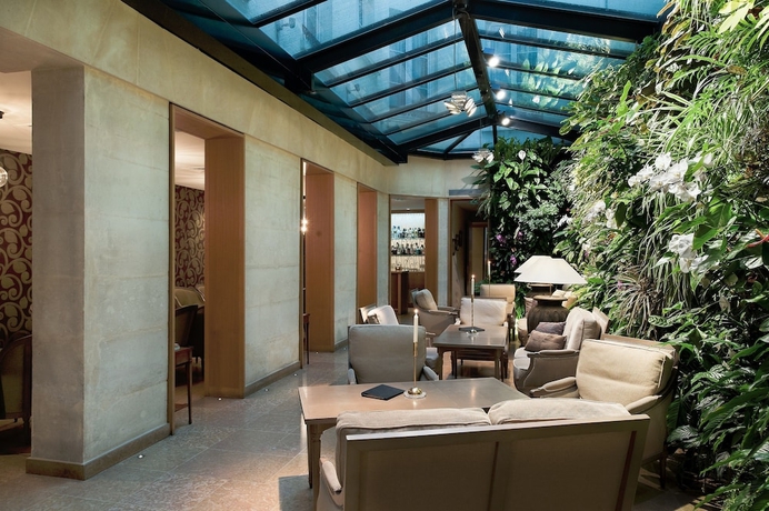 Imagen de los interiores del Hotel Pas De Calais. Foto 19