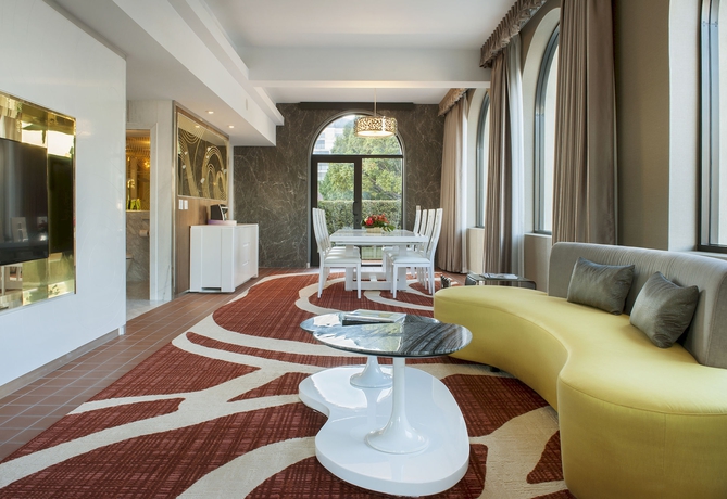 Imagen de los interiores del Hotel Pasadena and Pool. Foto 15