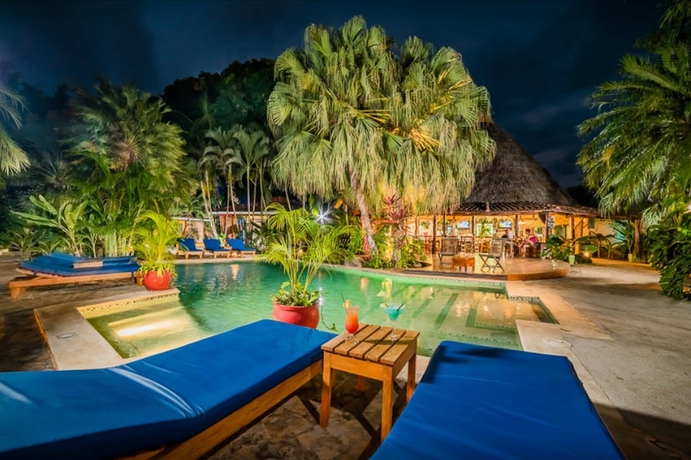 Imagen de la piscina del Hotel Pasatiempo. Foto 19