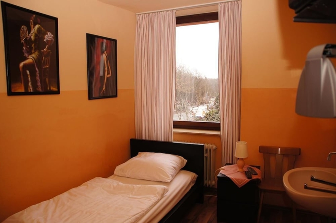 Imagen de la habitación del Hotel Paseo. Foto 17