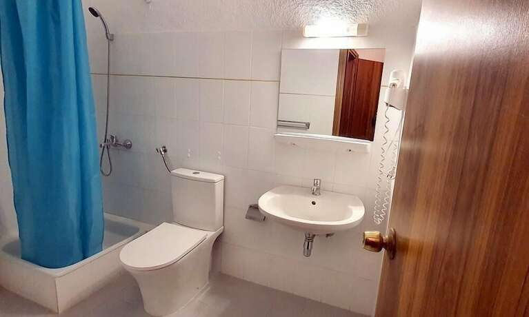 Imagen general del Hotel Pashos. Foto 10