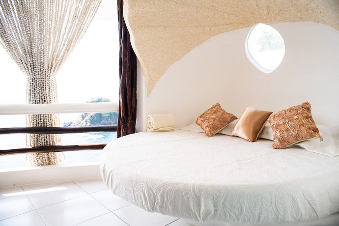 Imagen de la habitación del Hotel Pasi&oacute;n de Luna. Foto 7