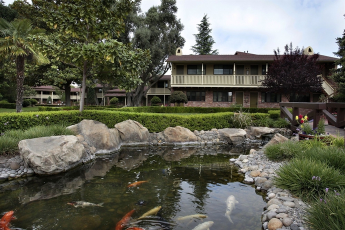 Imagen de los exteriores del Hotel Paso Robles Inn. Foto 10