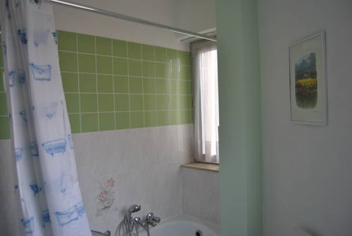 Imagen de la habitación del Hotel Passerelle Liège. Foto 16