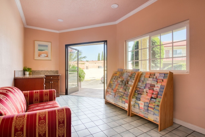 Imagen de los interiores del Hotel Passport Inn Whittier. Foto 18