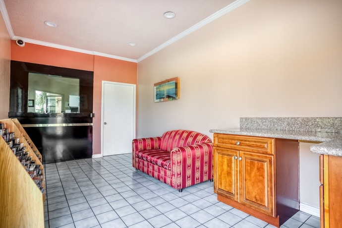 Imagen de los interiores del Hotel Passport Inn Whittier. Foto 19