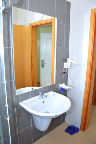 Imagen de la habitación del Hotel Pastarella Radhime. Foto 17