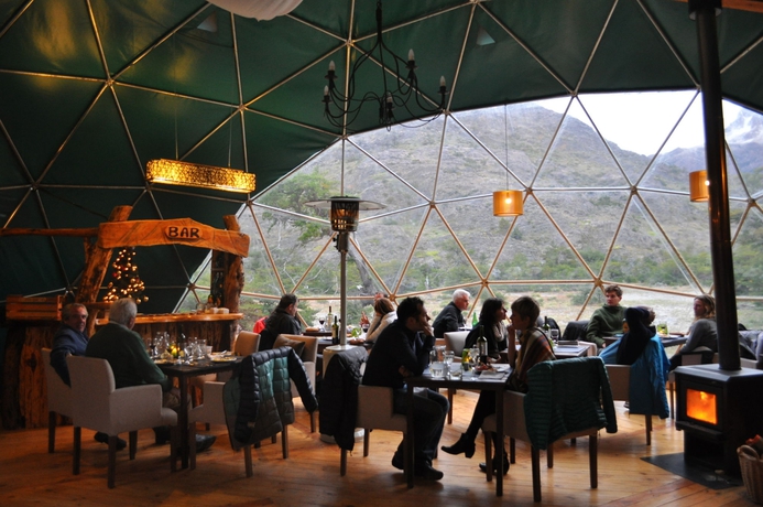 Imagen del bar/restaurante del Hotel Patagonia Eco Domes. Foto 3