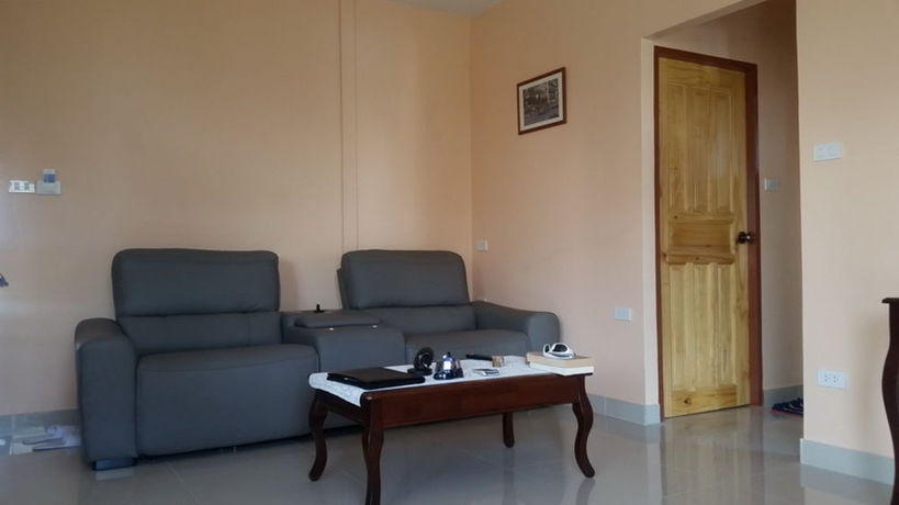 Imagen de la habitación del Hotel Patamnak Beach Guesthouse. Foto 11