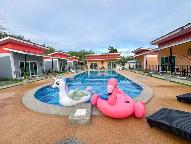 Imagen de la piscina del Hotel Patcharee Resort. Foto 16