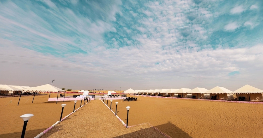Imagen de los exteriores del Hotel Patel Desert Camp. Foto 16
