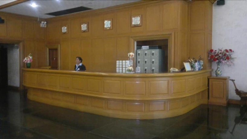 Imagen de los interiores del Hotel Pathumthani Place Hotel. Foto 17