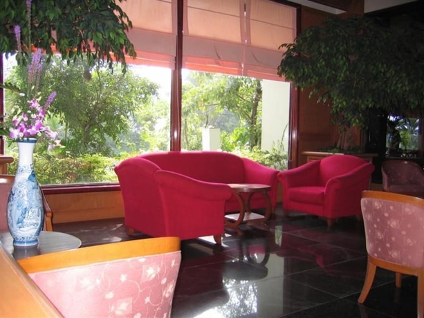 Imagen de los interiores del Hotel Pathumthani Place Hotel. Foto 18