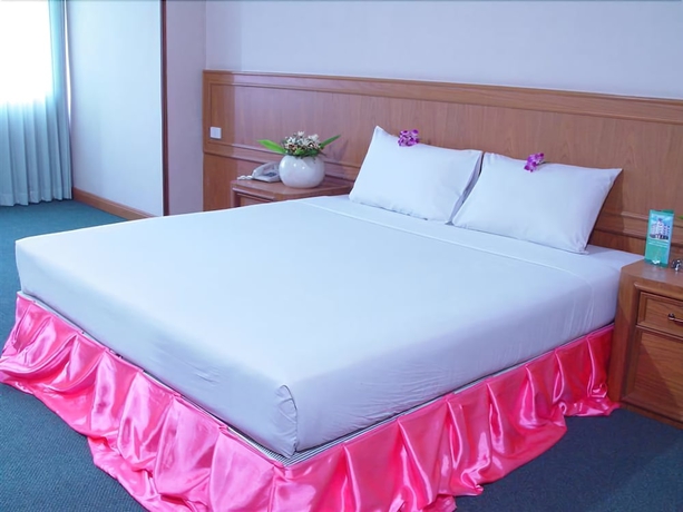 Imagen de la habitación del Hotel Pathumthani Place Hotel. Foto 11
