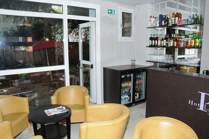 Imagen del bar/restaurante del Hotel Patio Brancion. Foto 6