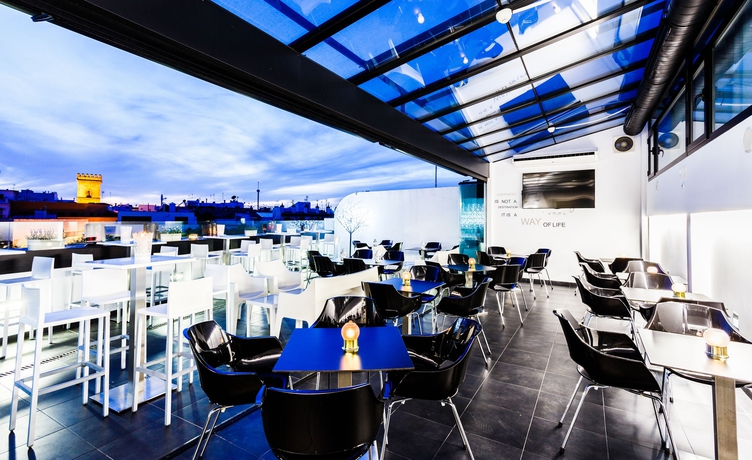 Imagen del bar/restaurante del Hotel Patio De La Alameda. Foto 5