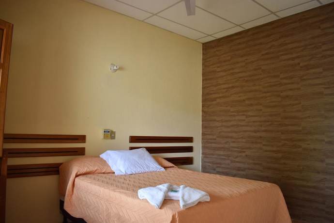 Imagen de la habitación del Hotel Patio Grande. Foto 13