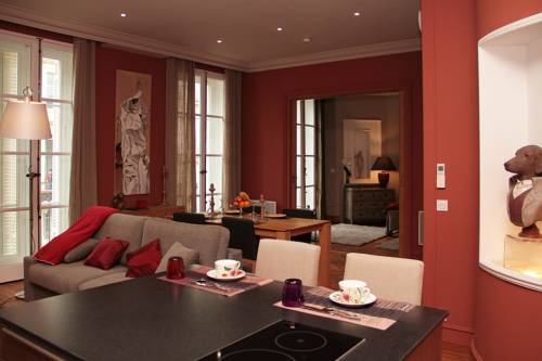 Imagen de la habitación del Hotel Patio de l'Intendance. Foto 12