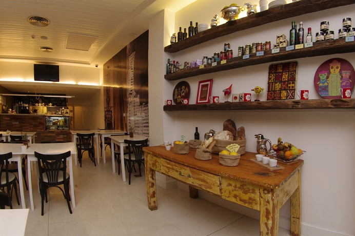 Imagen del bar/restaurante del Hotel Patios De San Telmo. Foto 7