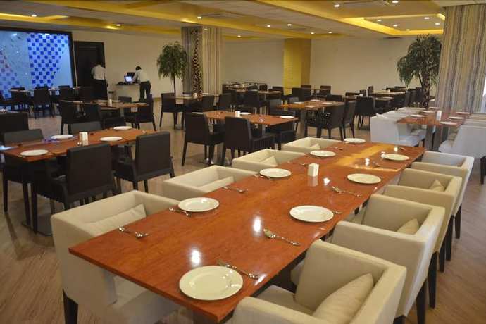 Imagen del bar/restaurante del Hotel Patliputra Nirvanaa. Foto 2