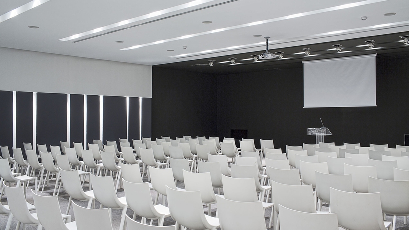 Imagen de los interiores del Hotel Patmos Aktis Suites and Spa. Foto 15