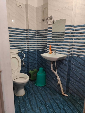 Imagen de la habitación del Hotel Patna Sahib Inn. Foto 5