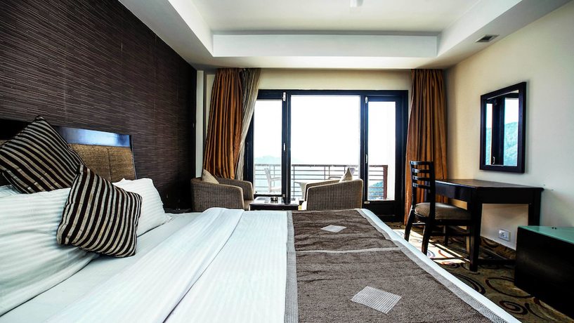 Imagen de la habitación del Hotel Patnitop Heights. Foto 10